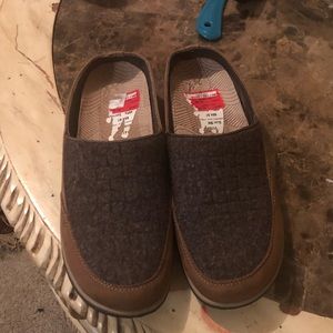 Chaco Leather Hide Slip On’s